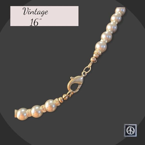 VINTAGE 16” knotted glass bead & crystal mid century faux pearl necklace - Picture 4 of 8